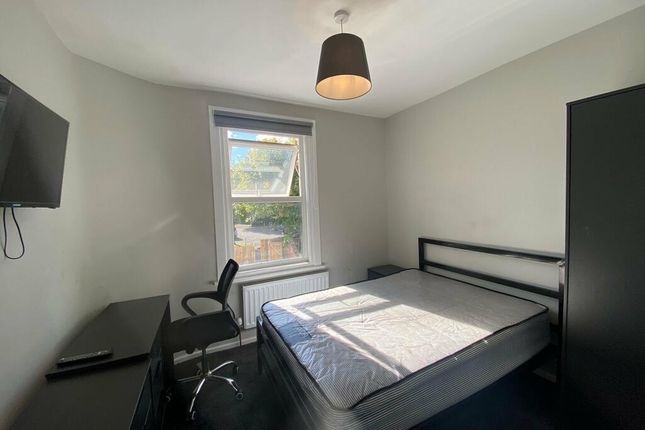 Bright And Tidy Double Bedroom Featuring A Large W...
