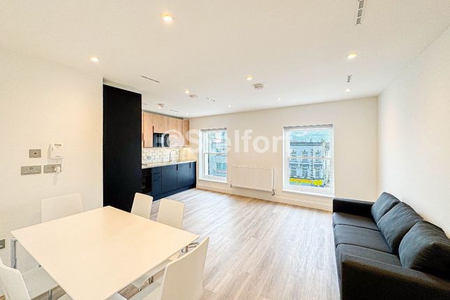 Flat 3, 291-293 Barking Road, London photo 3
