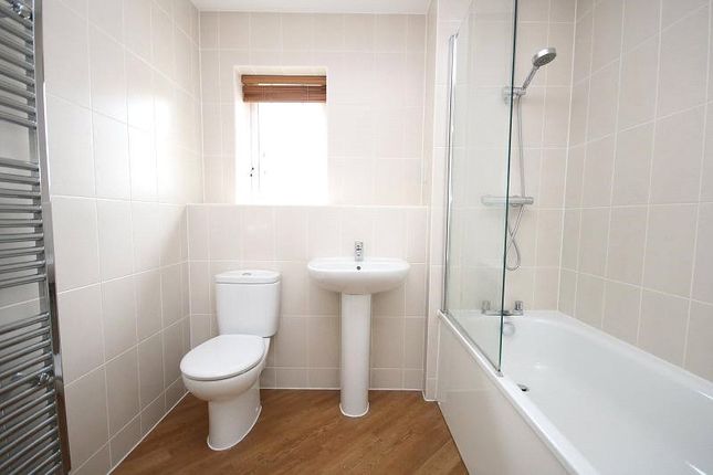 Flat to rent in Cressy Quay, Chelmsford, Essex