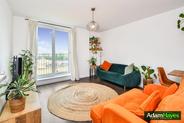 1-bed flat on 14 Witcomb Lodge, Lankaster Gardens, East Finchley, £300,000