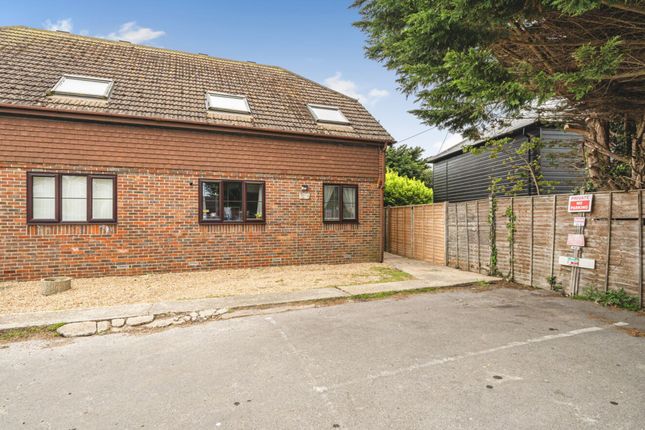 2-bed flat on Flat 2, Wiltshire Croft Court High Street, Chichester, £215,000