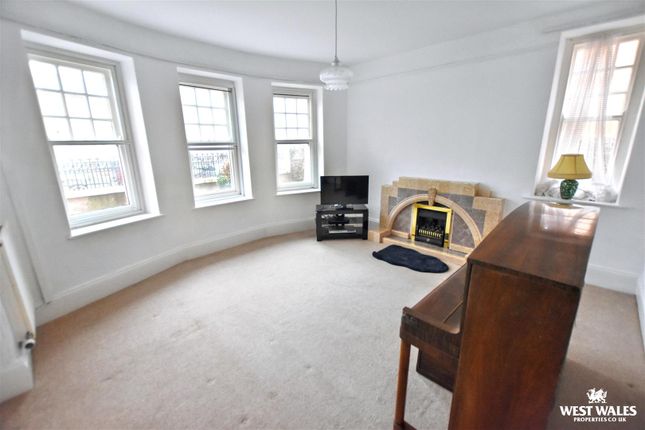74, Wellington Road, Milford Haven photo 2