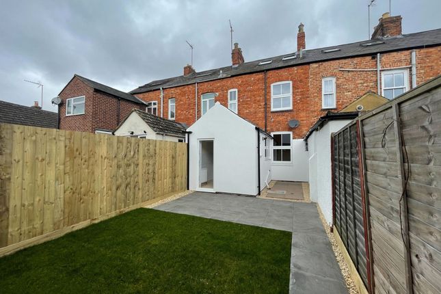 Thumbnail Town house for sale in Gibbs Road, Banbury