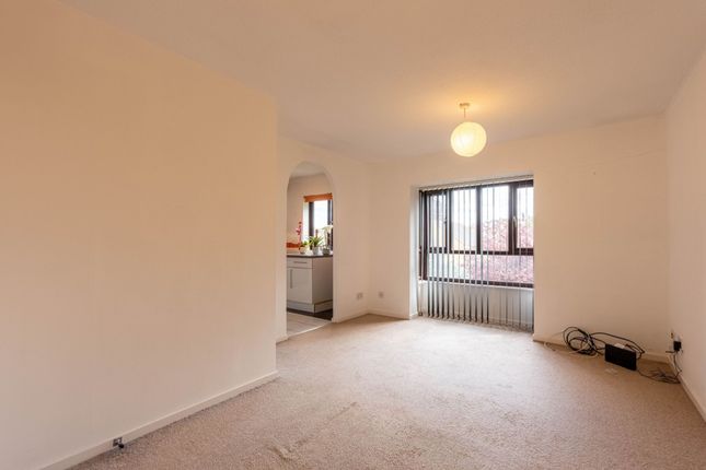 Flat 70, Charlesworth House Balfour Road, Chatham photo 2