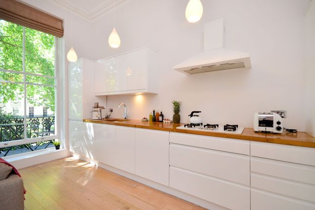 Porchester Square, Bayswater photo 3