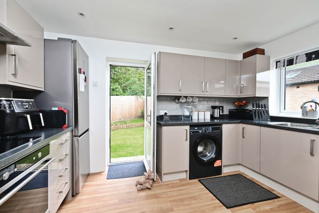 28, Beechnut Drive, Camberley photo 4
