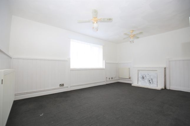 Flat for sale in Warburton Road, Thornhill, Southampton, Hampshire