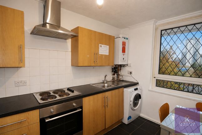 96, Brownfield Street, Greater London photo 2
