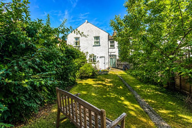 29, Gordon Road, Carshalton photo 4