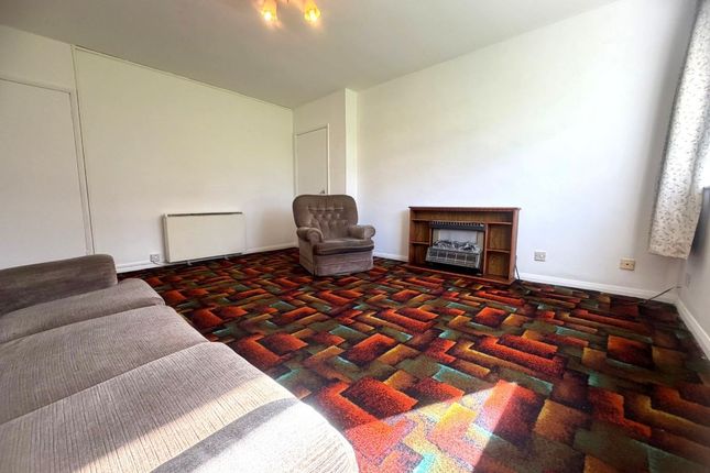 17 Snowdon Avenue, Blackburn photo 2