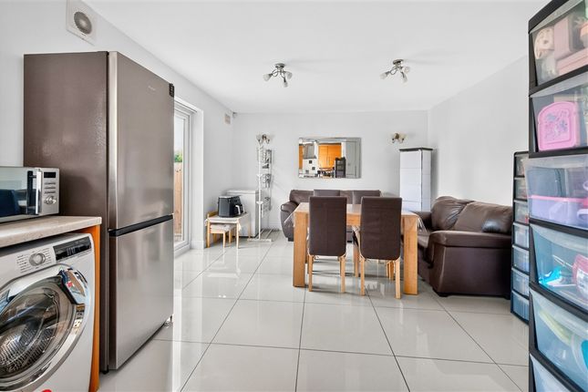 Manor Road, Chadwell Heath photo 4