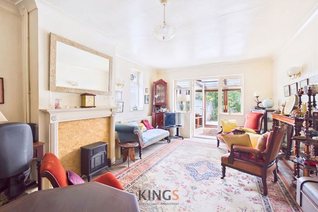 83, Dugdale Hill Lane, Potters Bar photo 2