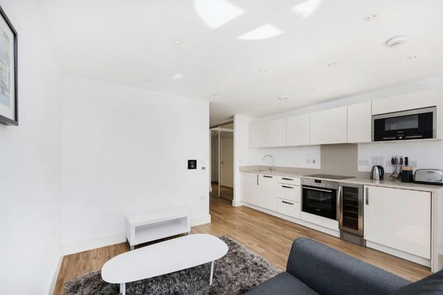 Flat 19 Gillespie Court, 9, Queensland Road, London photo 4