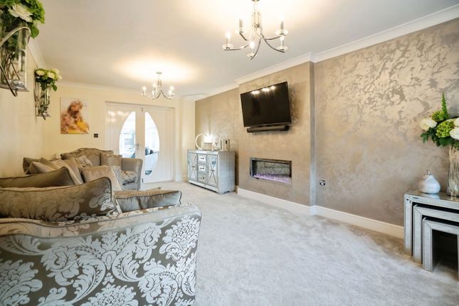24, Fox Bank Close, Widnes photo 3