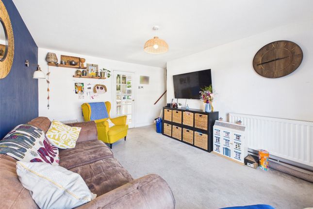 23, Kempton Grove, Gloucestershire photo 3