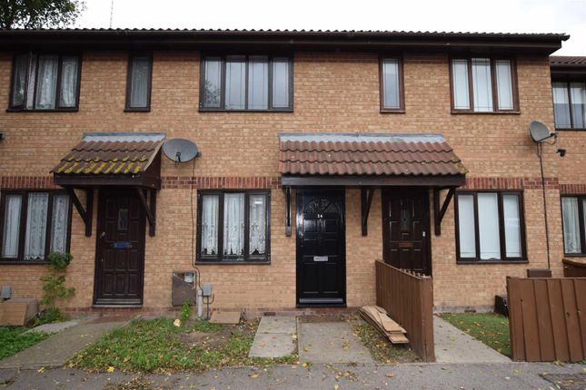 Terraced house to rent in Sycamore Close, Tilbury
