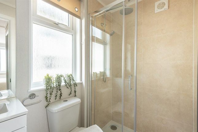 20, First Avenue, Tilehurst photo 2