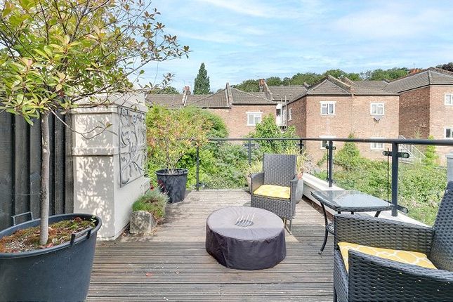 Terraced house for sale in Alexandra Gardens, London