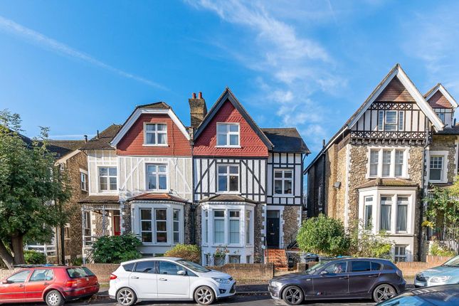 Flat to rent in Gatestone Road, Crystal Palace, London