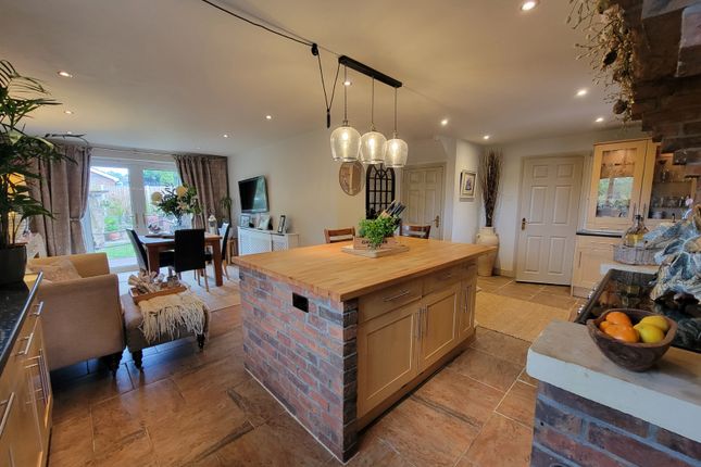 1, Newell Rise, Claydon, Ipswich, Suffolk, IP6  photo 3
