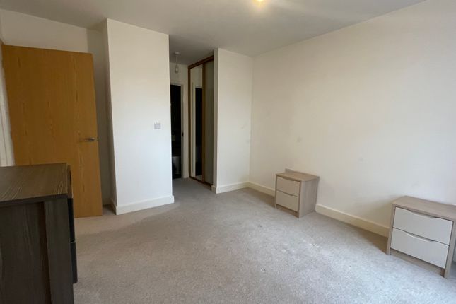 Flat to rent in Turnpike Lane, Faygate, Horsham