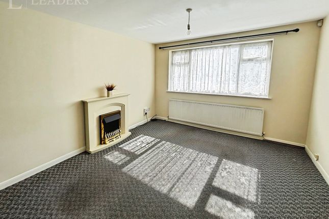 35, Hollowood Avenue, Derby photo 3