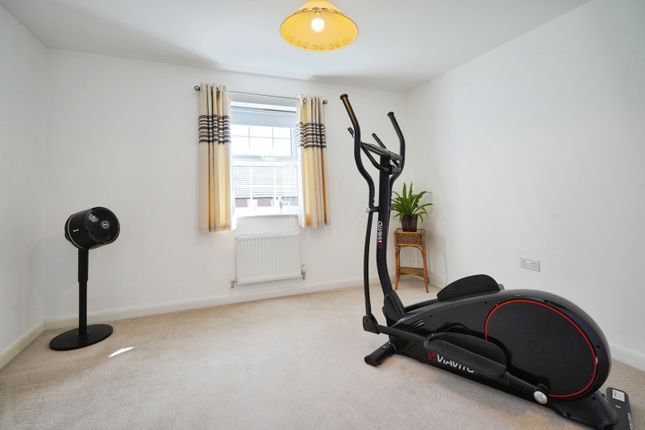3, Pickerings Avenue, Swadlincote photo 4