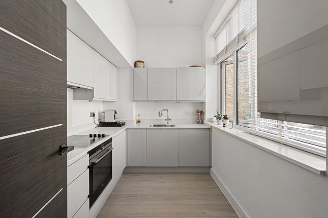 6, Huntley Close, London photo 2