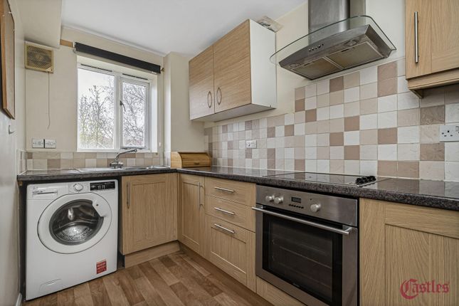 97, Cherry Blossom Close, London photo 3
