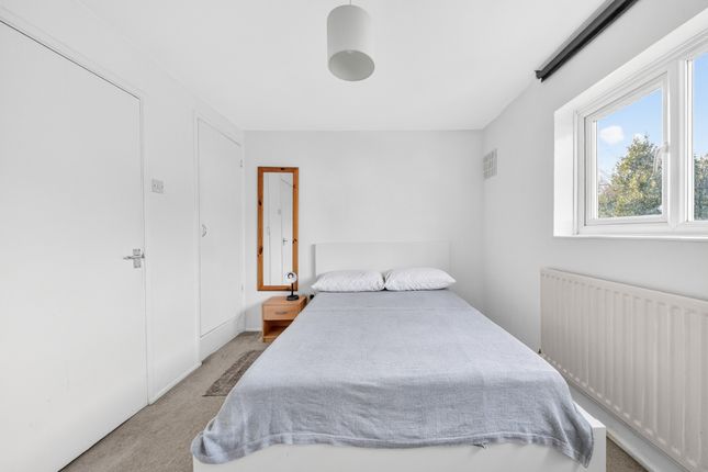 36, Lytham Street, London photo 4