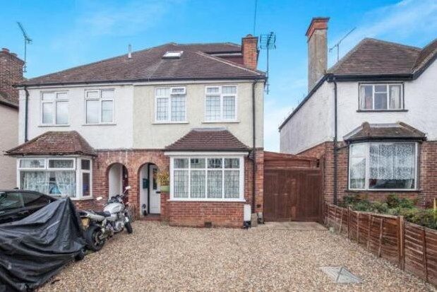 Thumbnail Semi-detached house to rent in Beckingham Road, Guildford