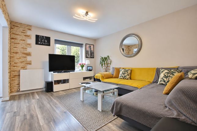 12 Proudman Drive, Prenton photo 2