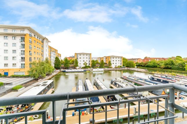 2-bed flat on Apartment 167/Ashby House, Waxlow Way, Northolt, £265,000