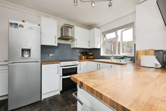 6, Wharf Road, Broxbourne photo 4
