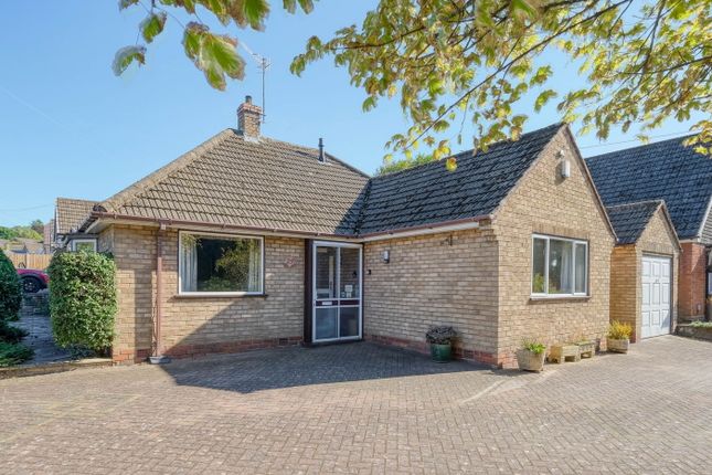 Thumbnail Bungalow for sale in Warwick Avenue, Aston Fields, Bromsgrove