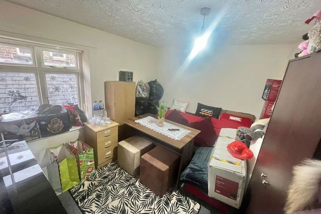 Flat 1 Merchant Mews, Park Road, Spalding photo 4