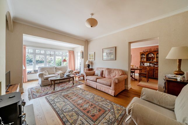 White Gables, 10, York Road, Farnham photo 4
