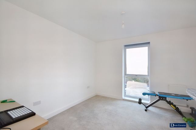 Flat for sale in Freesia Lodge, St. Clements Avenue, Kings Park, Harold Wood, Romford