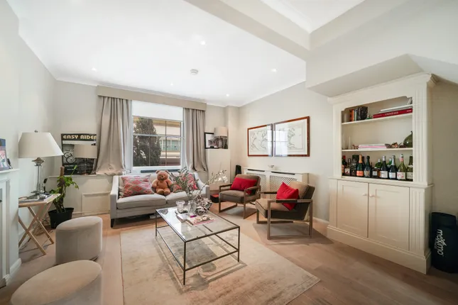 Property 1 of 13. 242A Fulham Road - Eusxm7Cmpucgb7Cqlswo.Jpg