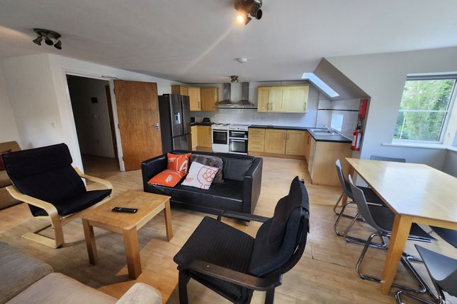 Apt-3,15 Ladybarn Lane, Manchester photo 3