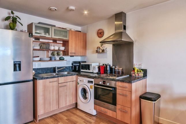 Flat 46, 124, Commercial Road, Dorset photo 3