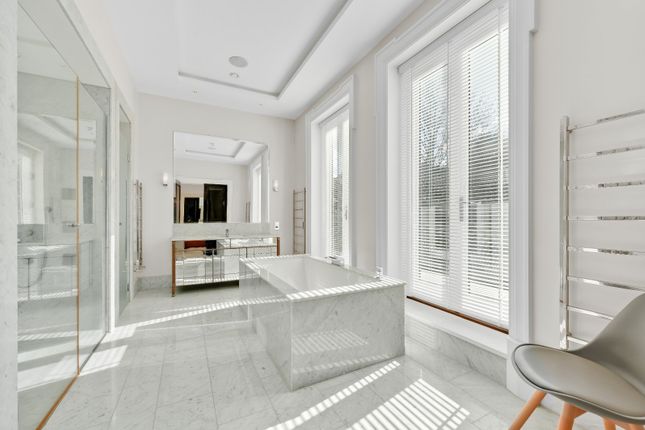 Main En Suite