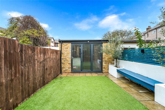 122, Blackhorse Road, London photo 4