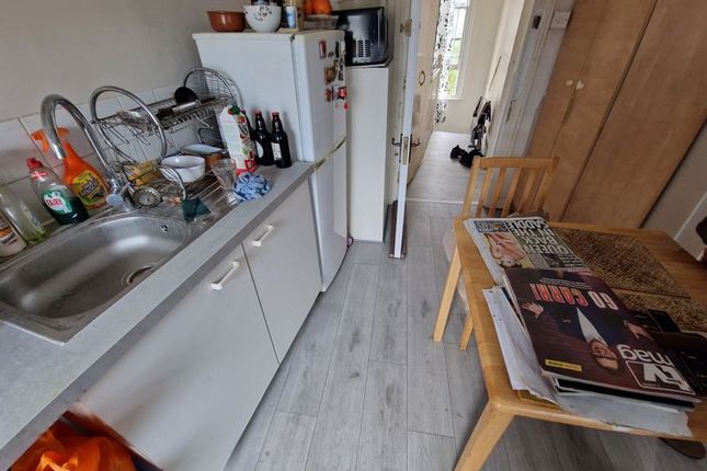 Studio studio on 10c, Britannia Road, Ilford IG1, Ilford, £170,000