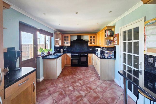 1 Greenfield Close, The Lizard Helston Cornwall, Cornwall photo 3