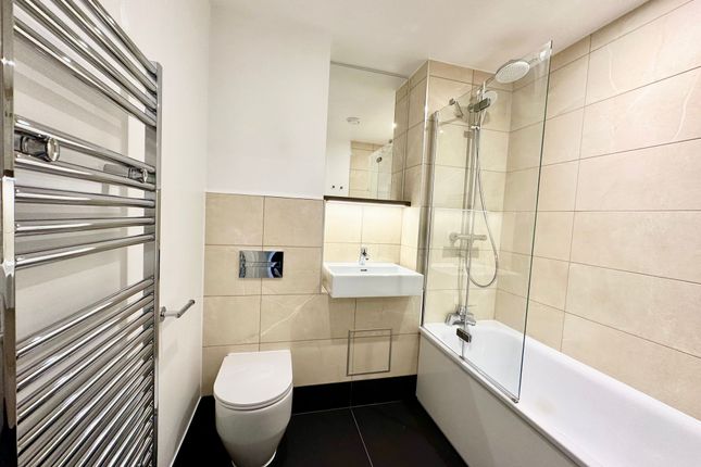 Flat to rent in Gulson Road, Coventry