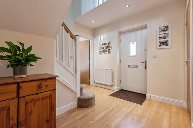 20, Marys Way, Royston photo 2
