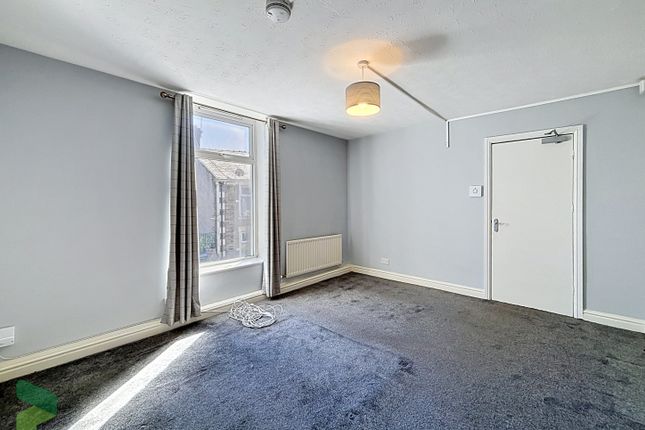 First Floor Flat, 92, Sudell Road, Darwen photo 3