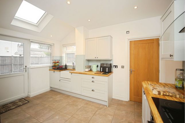 44, Neville Avenue, Kidderminster photo 4