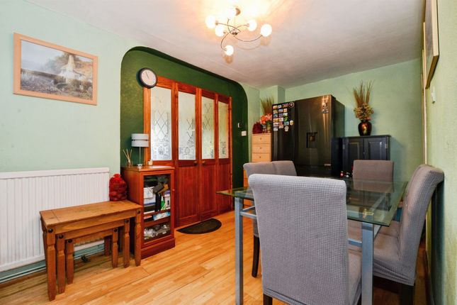 96, Lynton Road, Chesham photo 4